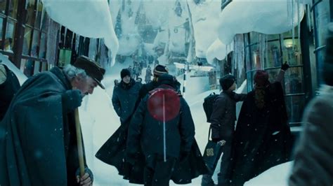 Harry Potter: The Untold Truth Of Hogsmeade .